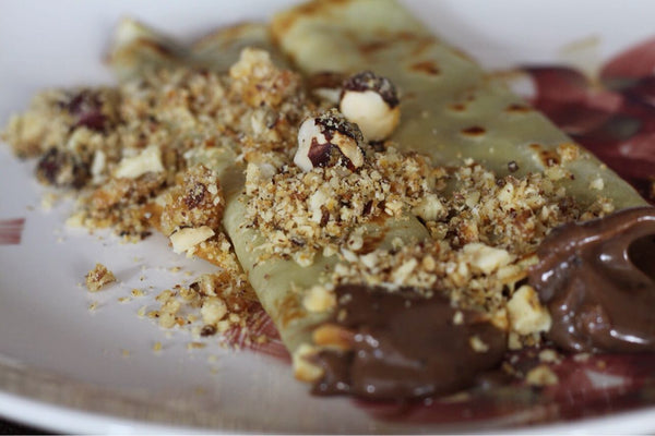 Panqueca de Brigadeiro com Farofa Doce